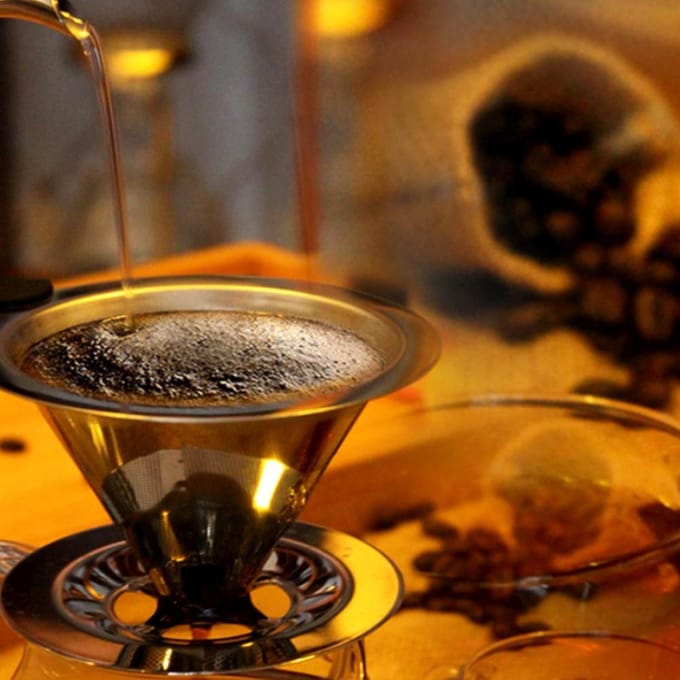 Pour Over Koffiedruppelaar Roestvrijstalen Koffiefilter Verwijderbare Druppelaar met Standaard Herbruikbare Kegel white