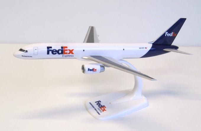 Schaalmodel vliegtuig FedEx Boeing 757-200 schaal 1:200 lengte 19,25cm