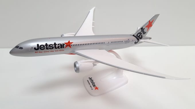 Schaalmodel Jetstar Boeing vliegtuig 787-8 schaal 1:200 lengte 28,35cm