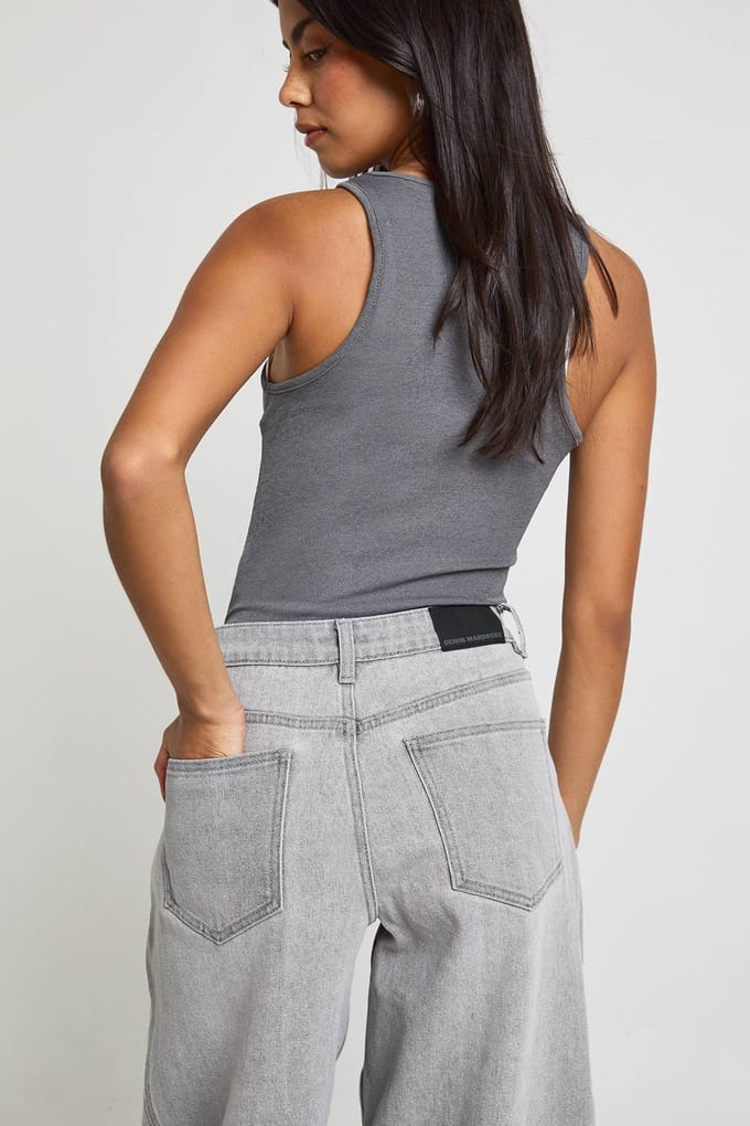 boohoo Dames De Mid Waist Barrel Jeans | Greywash | Maat: 42
