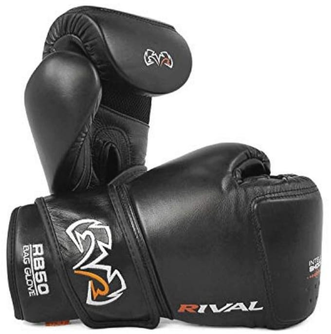 Compacte Zwarte Boks Handschoenen voor Training en Bescherming