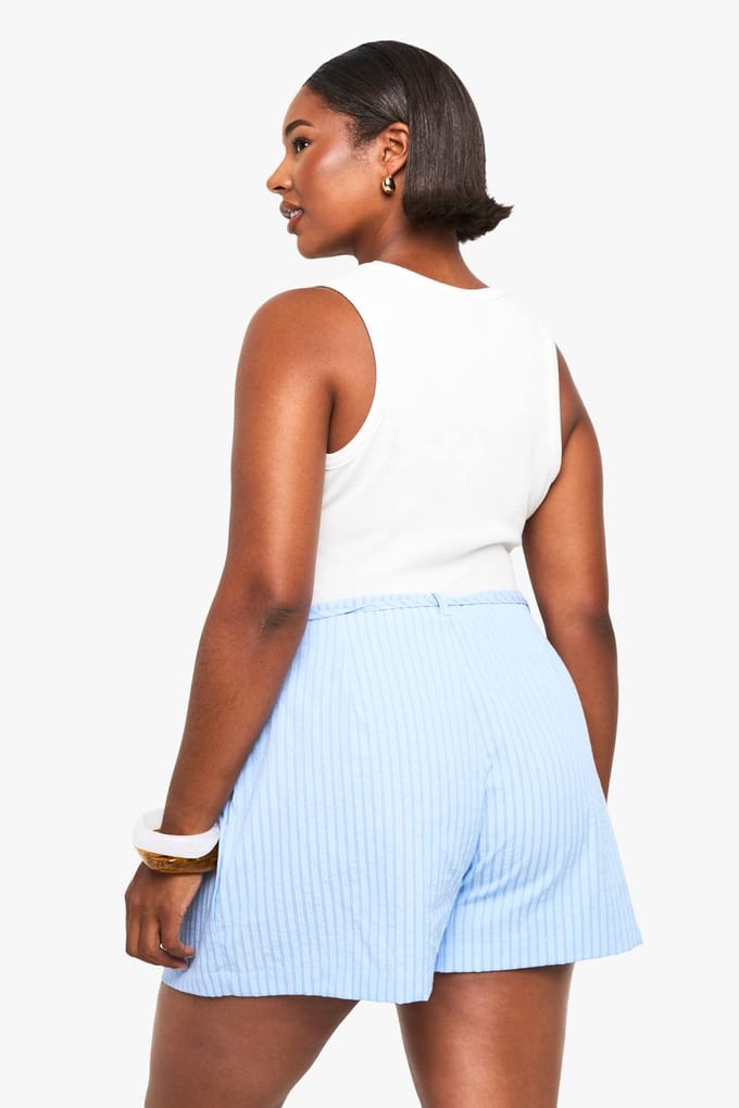 boohoo Dames PLUS STREEP GEPLOOIDE FLIPPY SHORT | Blauw | Maat: 56