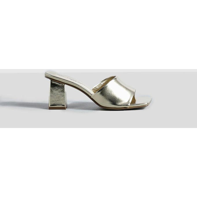 boohoo Dames Metallic Mules Met Lage Blokhak | Gold | Maat: 3