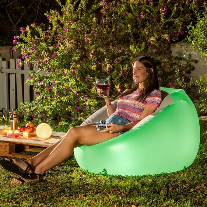 Opblaasbare bank InnovaGoods Opblaasbare fauteuil met veelkleurige LED Buitenbank met afstandsbedienbare verlichting