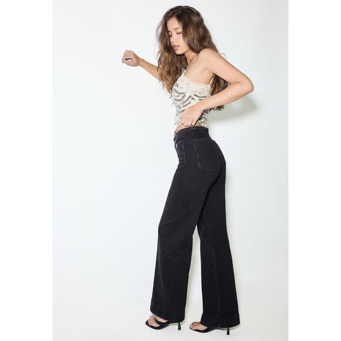 Stradivarius D77 minimalistische jeans met zakken  VERBLEEKTE ZWARTE WASSING 32