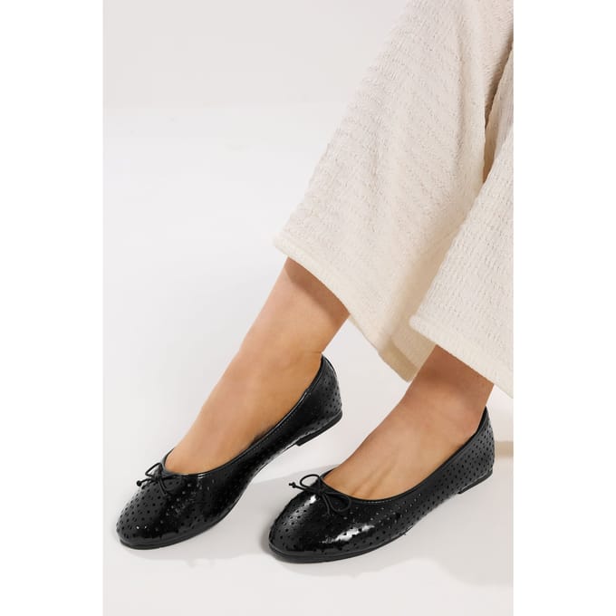 Yours Zwarte Faux Leren Cutout Balletpumps In Wijdte Esize 42E