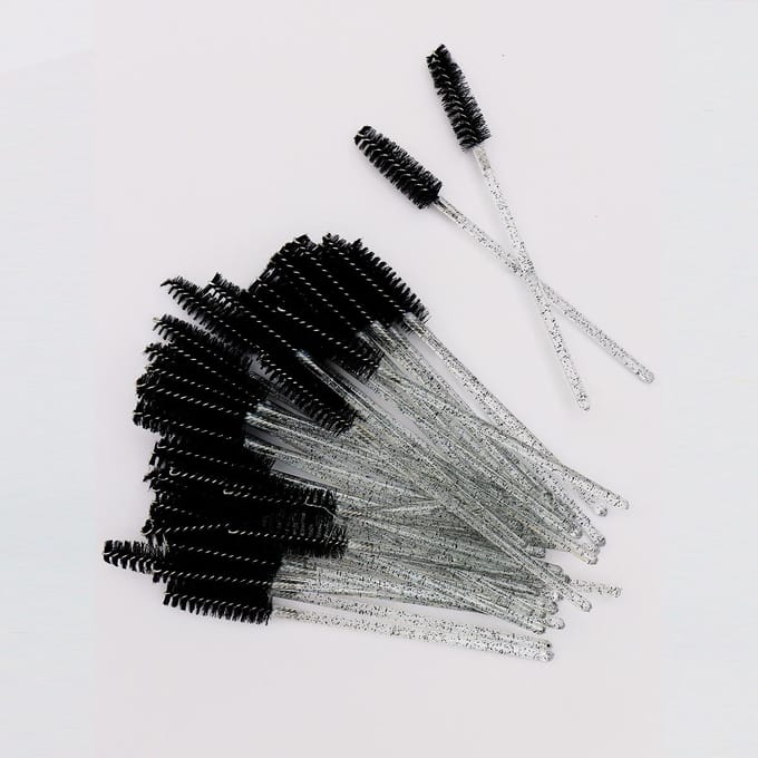 50 stuks Kristallen Wimperborstel Kam Wegwerp Oogwimper Extensions Mascara Staafjes Make-up Professioneel Make-up Schoonheidstool rozerode kleur