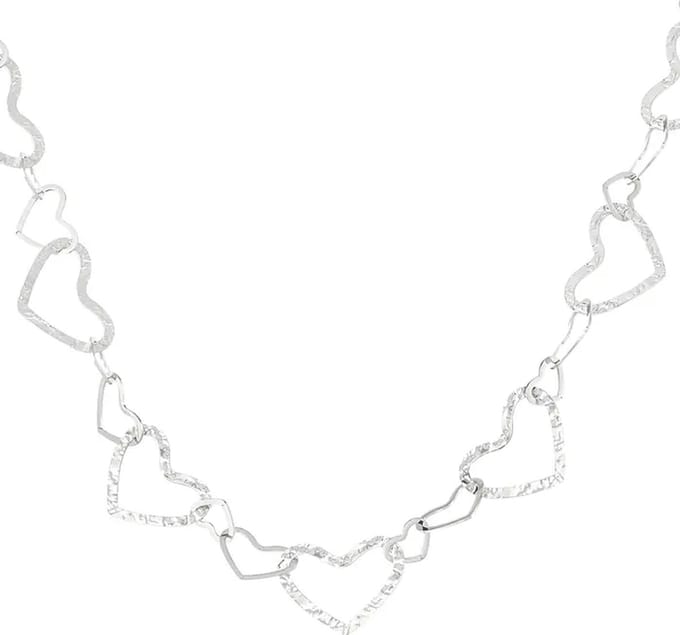Ketting verbonden hartjes - zilver
