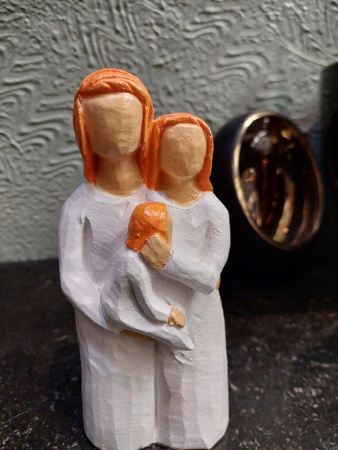 Floz Design beeld 3 generaties - beeld oma moeder kind - houten beeldje - handgemaakt en fairtrade