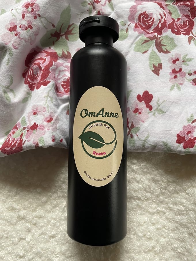 Douche en Bad Schuim Rozen 500 ml. Puur Natuur! van OmAnne Prijs Inclusief Verzending!!