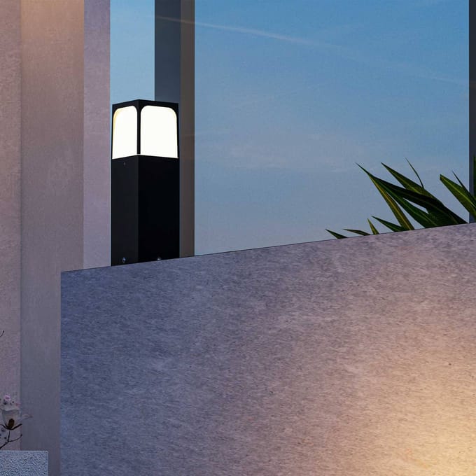 Forlight sokkellamp Veta, hoogte 30 cm, zwart, aluminium