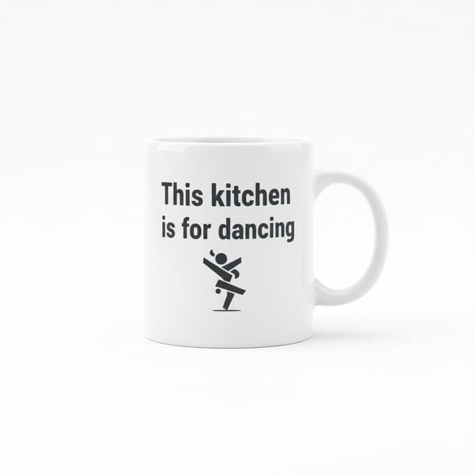 This Kitchen Is for Dancing Koffiemok 330 ml – Leuke Keuken Tekst Cadeau Mok