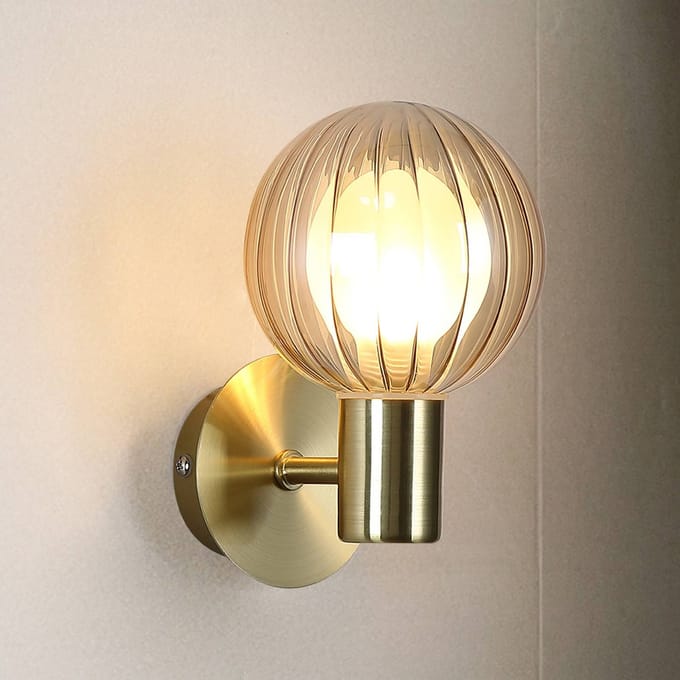 Searchlight Badkamer wandlamp Lumisphere, crème-/messingkleurig, hoogte 12 cm