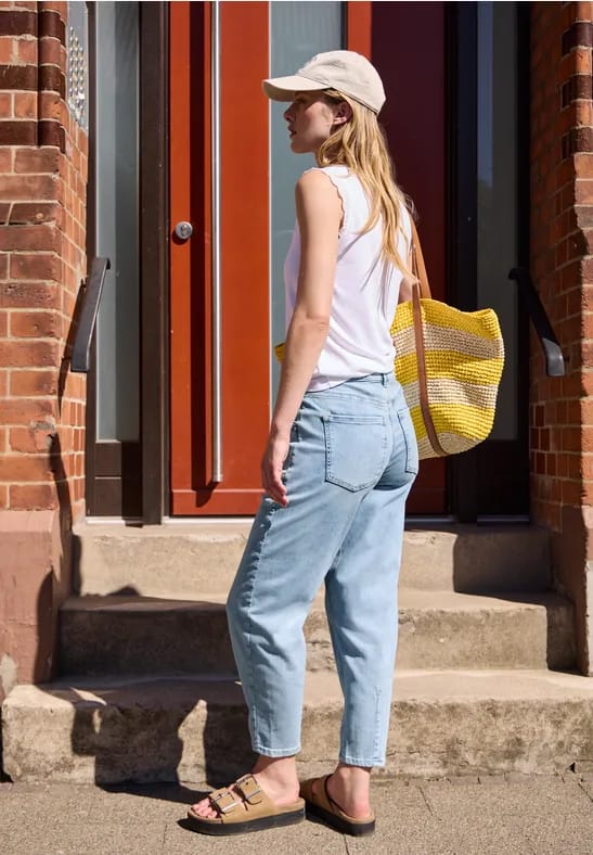 Barrel leg jeans in Loose Fit