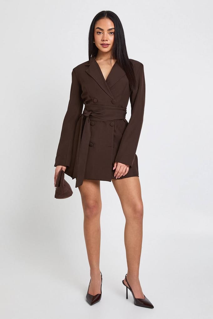 boohoo Dames Obi Strikceintuur Getailleerde Blazer Jurk | Espresso | Maat: 36