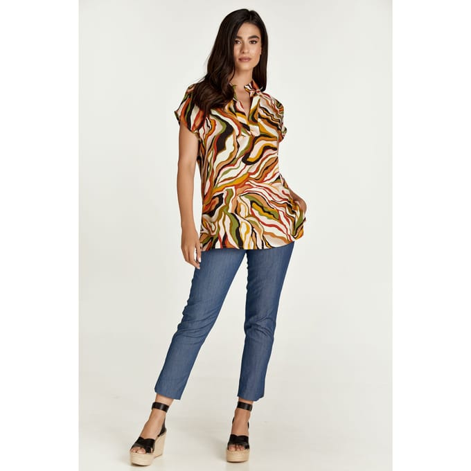 Mouwloze top met baksteenkleurige swirlprint