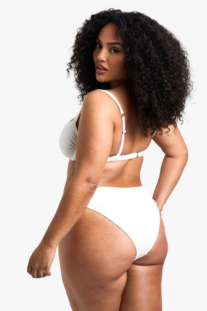 boohoo Dames Plus Swimwear Essentials Balkon Bikini Top | White | Maat: 28