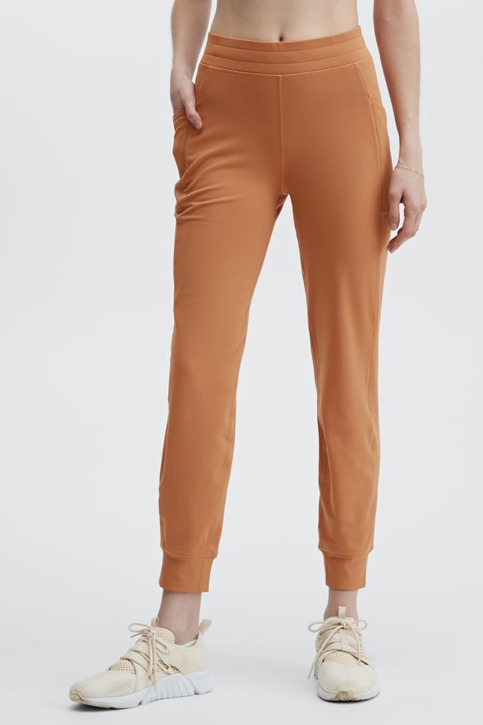 Fabletics On-the-go Cold Weather Jogger Sequoia Taglia: M REG | Pantaloni da tuta Outlet | Donna | Marrone