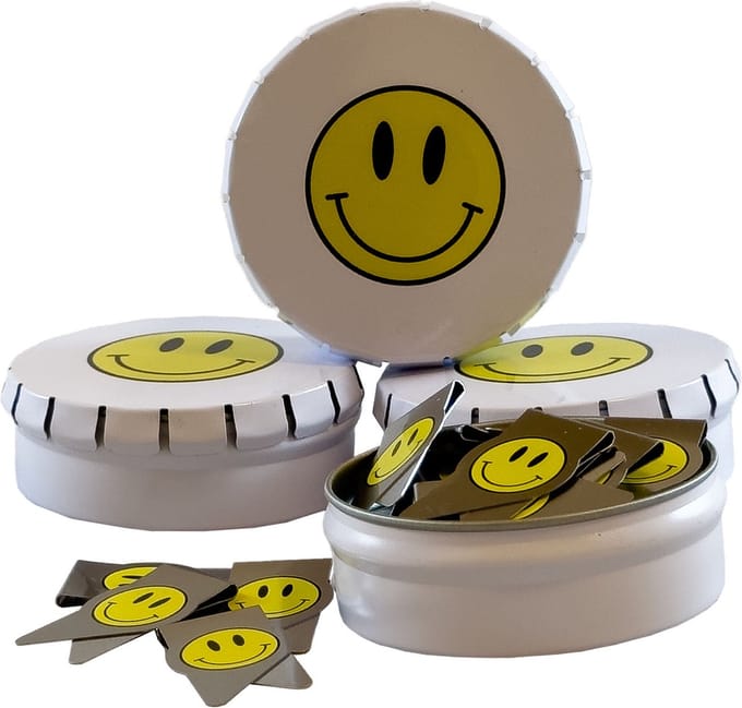 Paperclips met smiley | per 25 stuks in een blikje | Verpakt per 4 blikjes