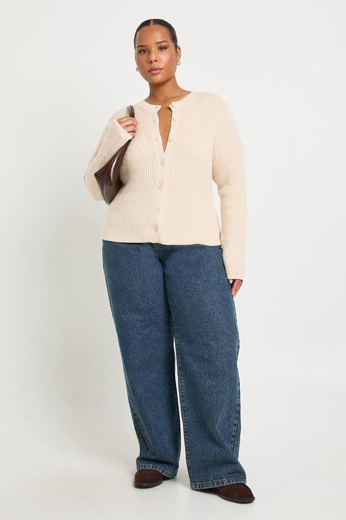 boohoo Dames Plus Getailleerde Button Down Zachte Cardigan | Stone | Maat: 28