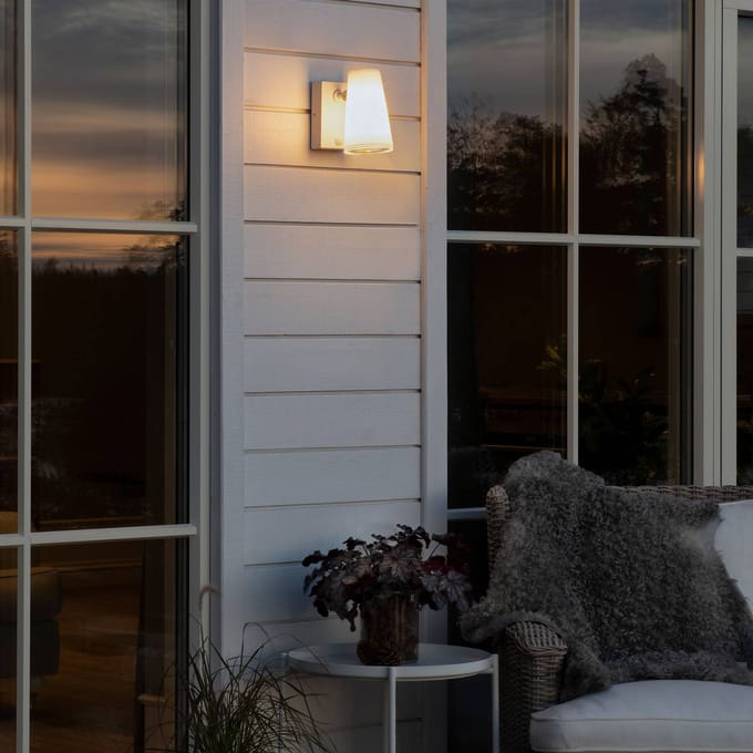 Konstsmide LED-buitenwandspot Fano met bewegingsmelder
