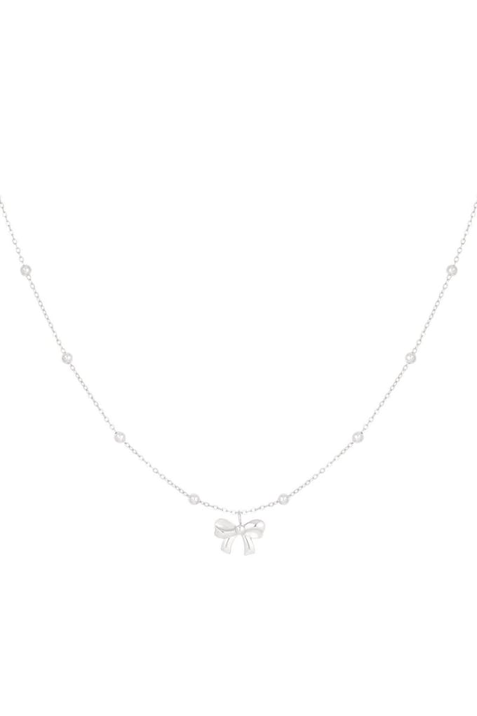 ketting met balletjes en strikje