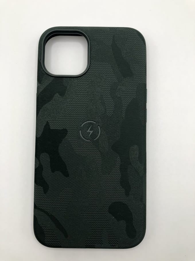 Magnetische hoesje met draadloos opladen - Camouflage Backcover - Geschikt voor Appel iPhone 13 & 14 - Groen
