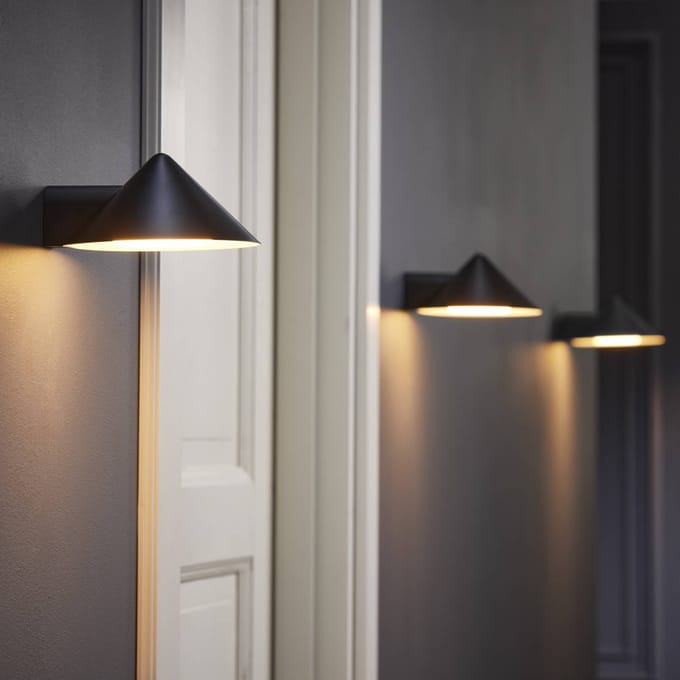 FRANDSEN LED wandlamp op batterijen Grasp, zwart, 15 cm