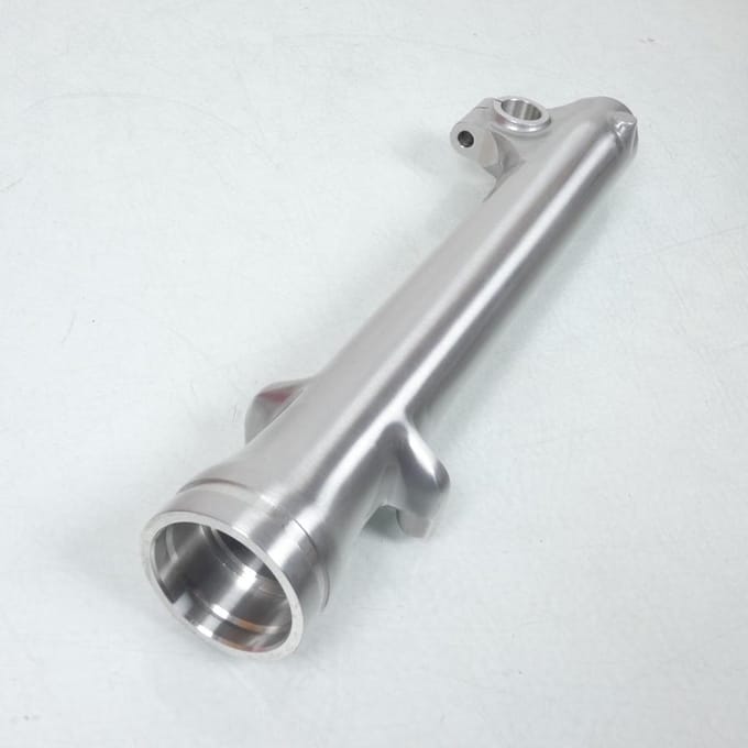 Vorkbuis rechts voor motor Suzuki 250 GN 1996 tot 2001 51130-38301 S1521R