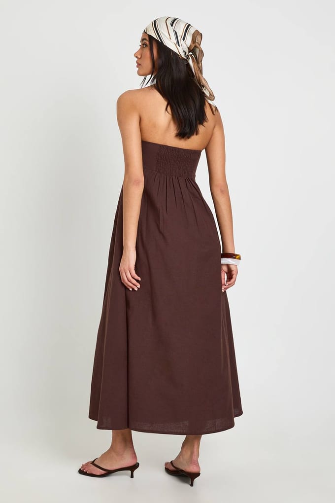 boohoo Dames Linnen Bandeau Jurk Met Gesmockte Rug Midaxi Lengte | Chocoladebruin | Maat: 42