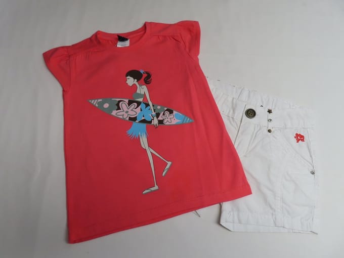 Ensemble - Meisjes - oranje met surf en een witte short - 4 jaar 104