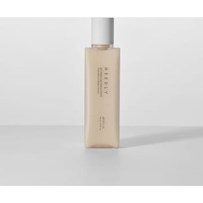 pH Balancing Essence Lotion pH 5,5± 1,0 145 ml / 4.9 fl. oz. white