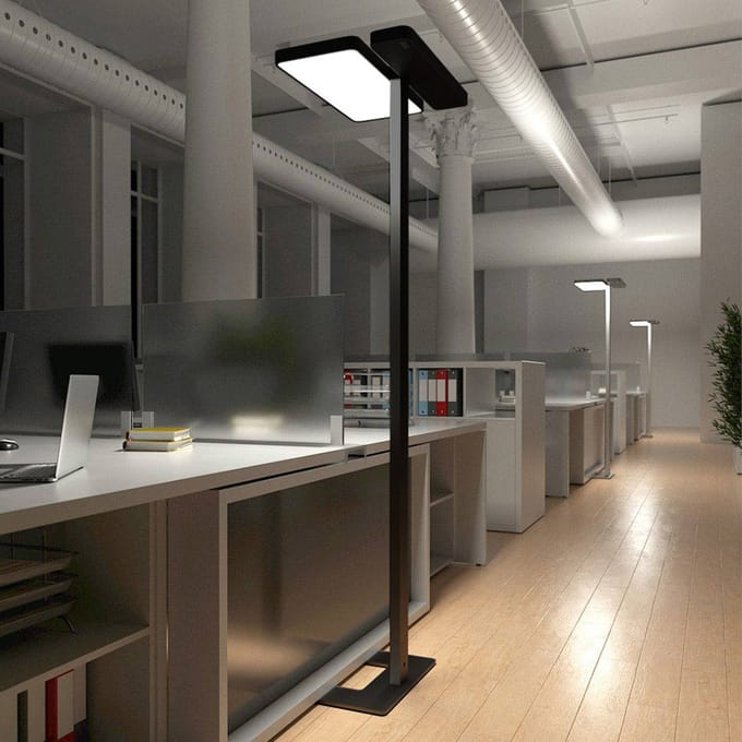 Arcchio kantoor vloerlamp Aila, zwart, daglichtsensor