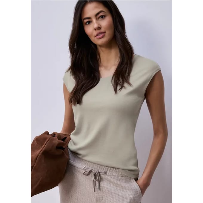 Shirt zonder mouwen met diamanten halslijn
