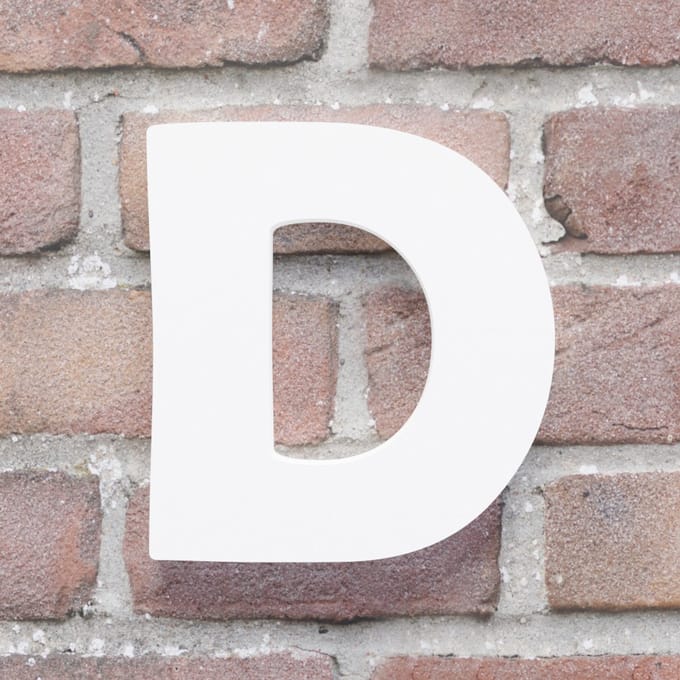 Huisnummer Berlin D wit - Huisnummerbord - 10 cm - Blinde bevestiging