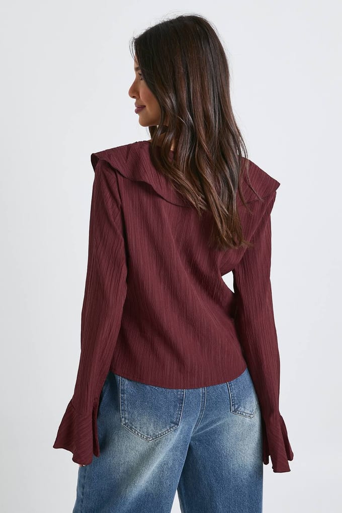 boohoo Dames Kreukelig getextureerde blouse met strik vooraan | Chocolate | Maat: 10