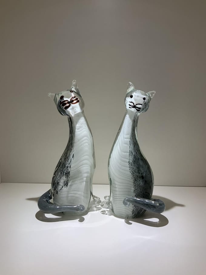 Duo glazen katten 27 cm hoog - set van 2 - handgemaakt - zwart wit