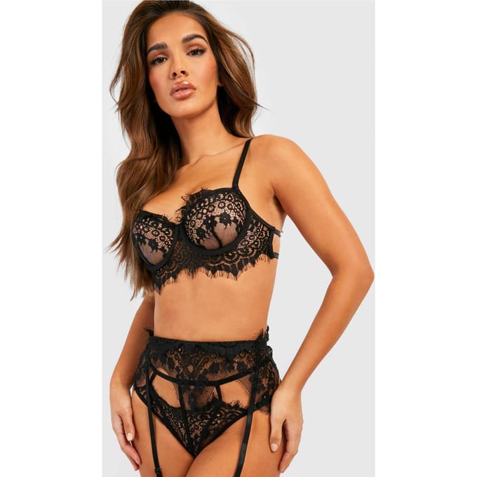boohoo Dames Wimperkant kant bralette met bretels en string set | Zwart | Maat: Medium