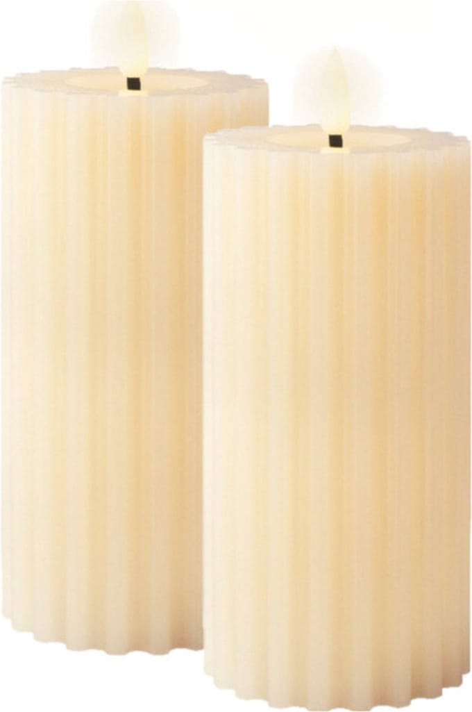 Lumineo luxe LED kaars/stompkaars - 2x st- creme wit ribbel - D7,5 x H17 cm - timer