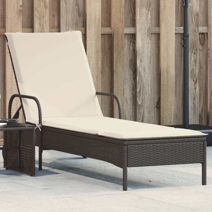 vidaXL - Ligbed - met - wielen - en - kussen - poly - rattan - zwart