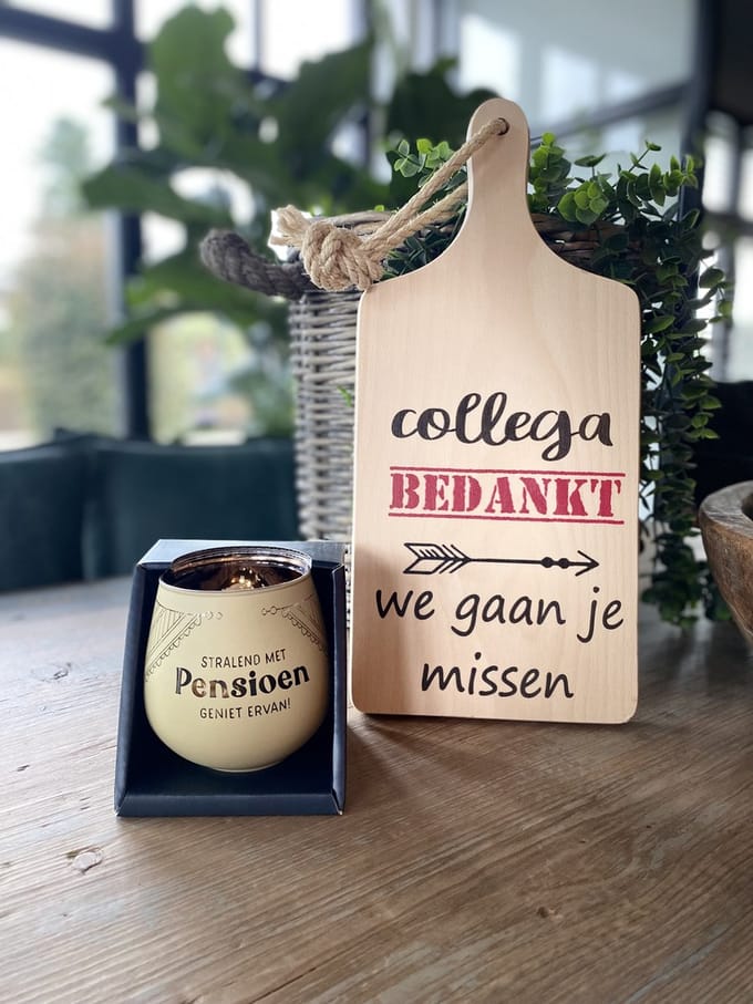 Creaties van Hier - theelichthouder - serveerplank - pensioen - Bedankt collega - 35 cm - hout - glas