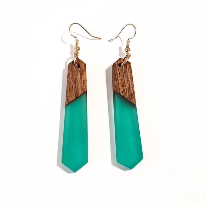 Oorbellen Hout Met Epoxy Turquoise