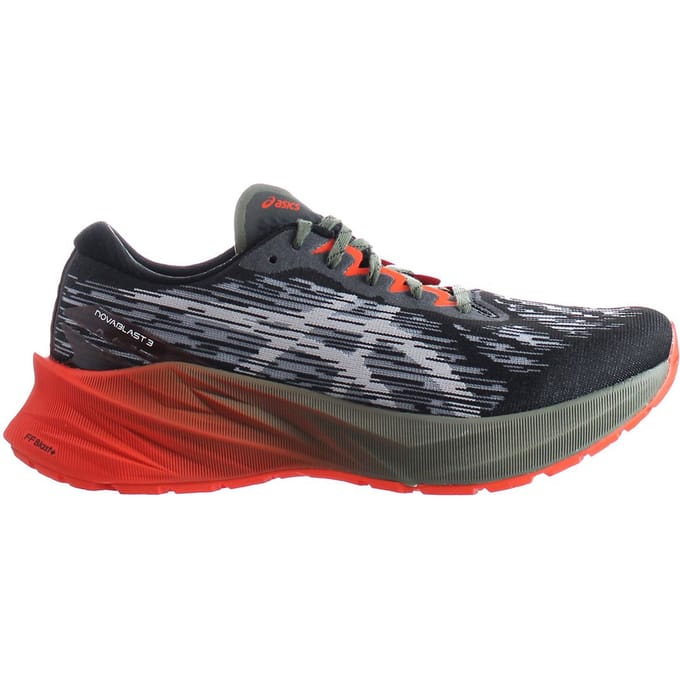 Asics Novablast 3 TR Heren Zwart Trainers