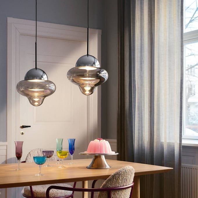 DESIGN BY US LED hanglamp Nutty, rookgrijs / chroom, Ø 18,5 cm, glas