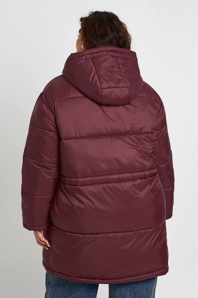 boohoo Dames PLUS MET CAPUCHON, GETAILLEERDE TAILLE PUFFERJACHT | Chocolate | Maat: 18