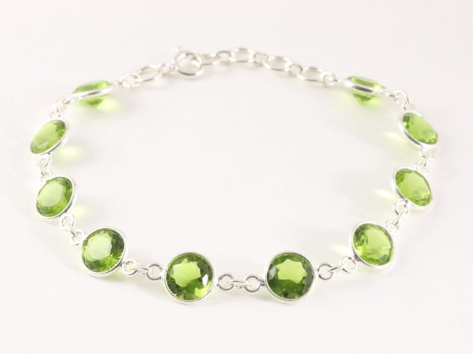 Fijne zilveren armband met peridoot