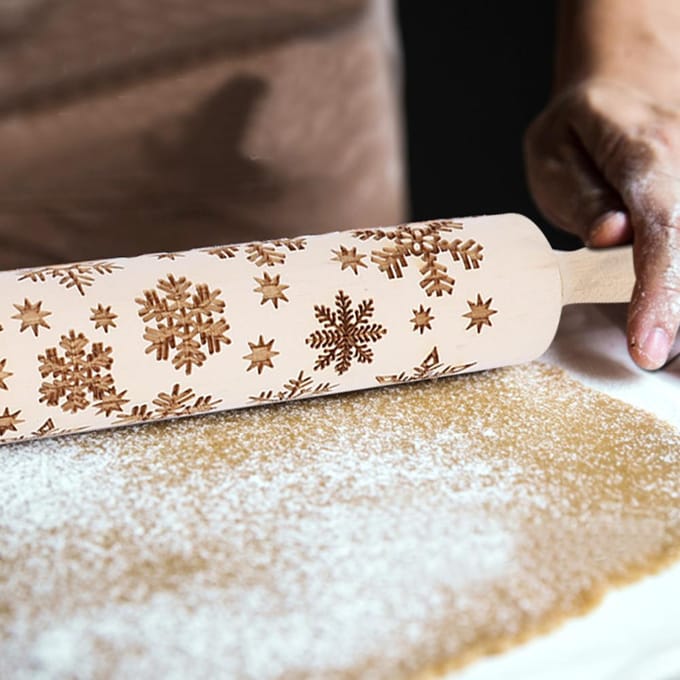 Rouleaux à pâtisserie en bois de Noël gravés en relief avec motif flocon de neige, outil de cuisson white