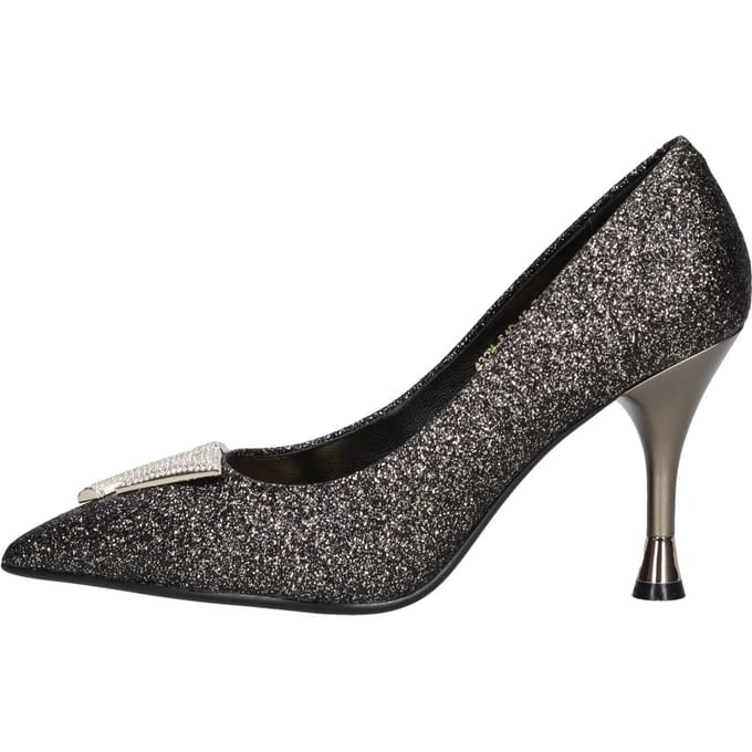 Emanuelle Vee gouden hakschoenen