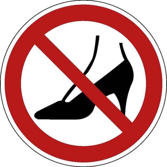 Verboden naaldhakken te dragen sticker 100 mm