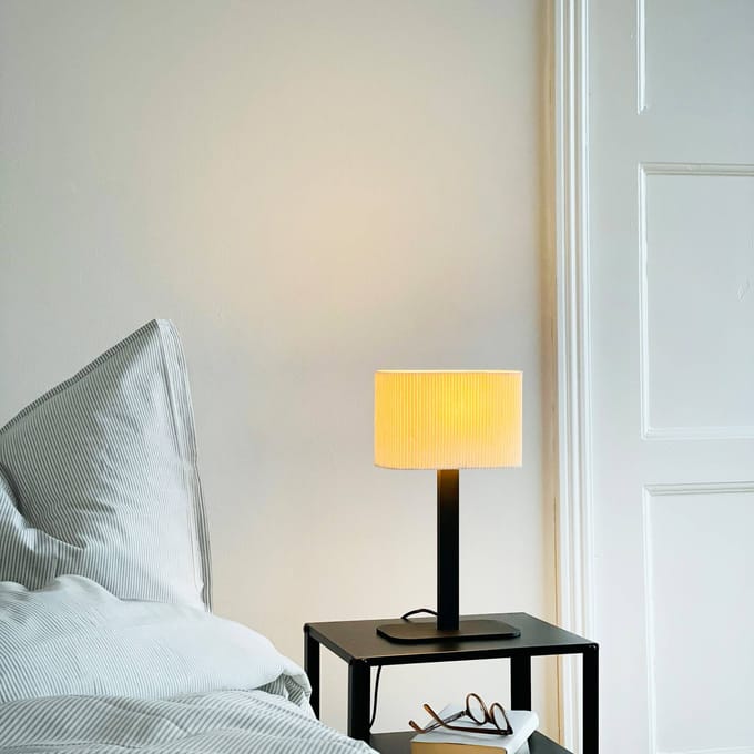 Dyberg Larsen tafellamp Calix, naturel wit, hoogte 39 cm